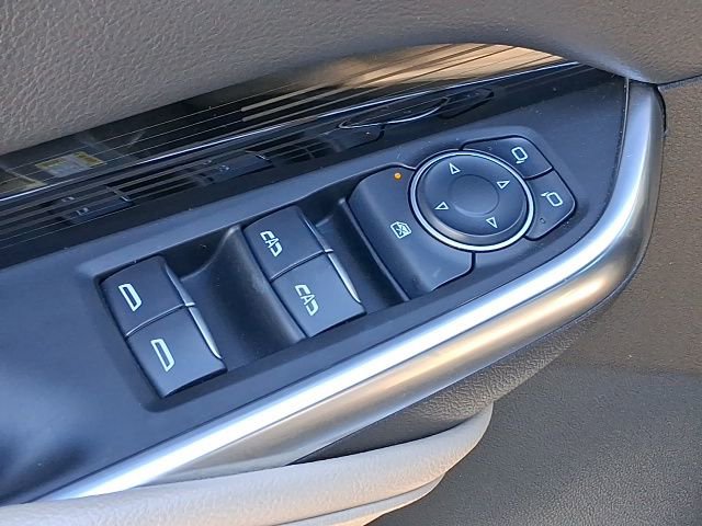 Used 2024 Cadillac XT4 Luxury w/ LPO, Floor Liner Package image 18