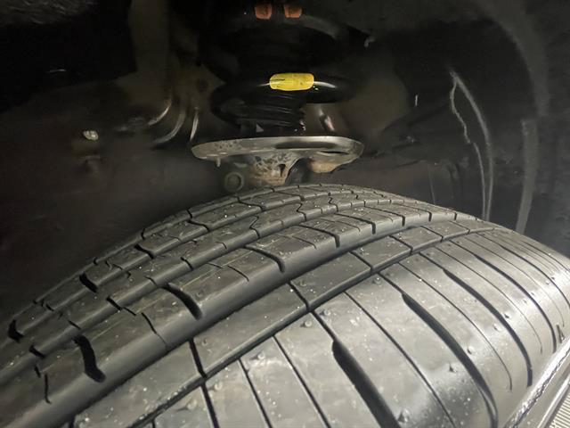 Used 2018 Toyota RAV4 Limited AWD/4WD image 25
