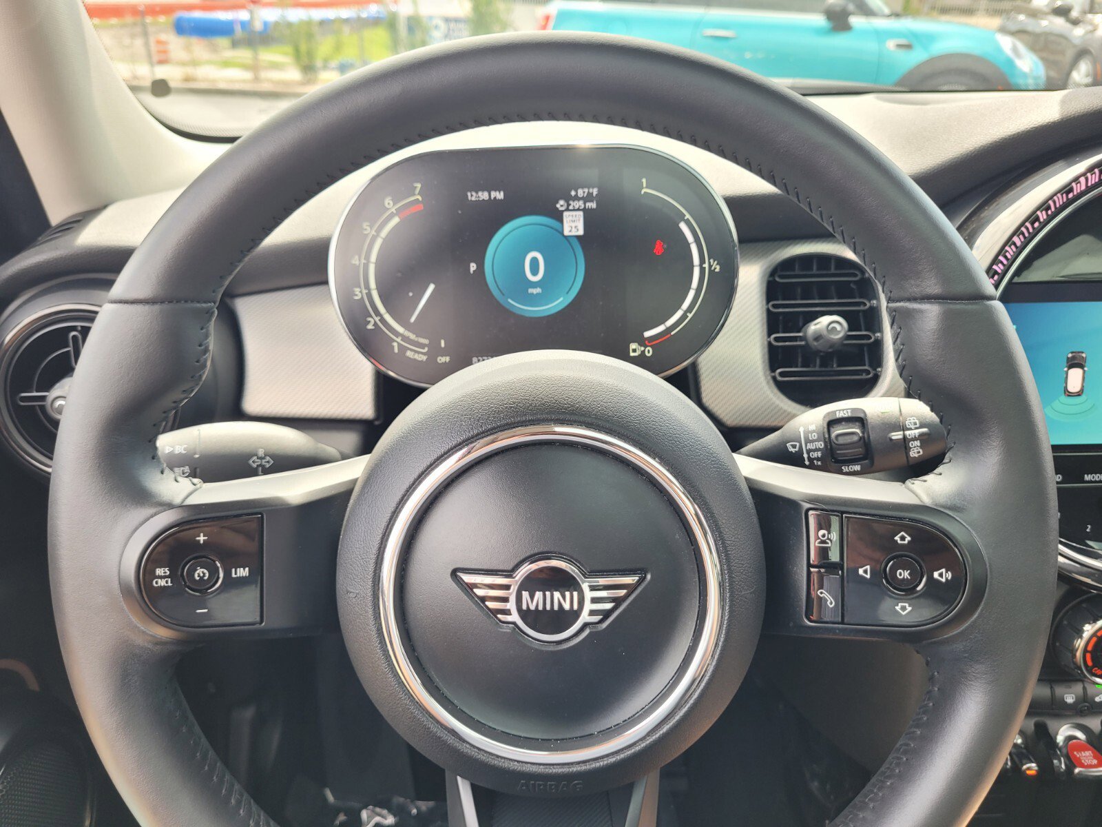 Used 2023 MINI Cooper 4-Door Hardtop image 27