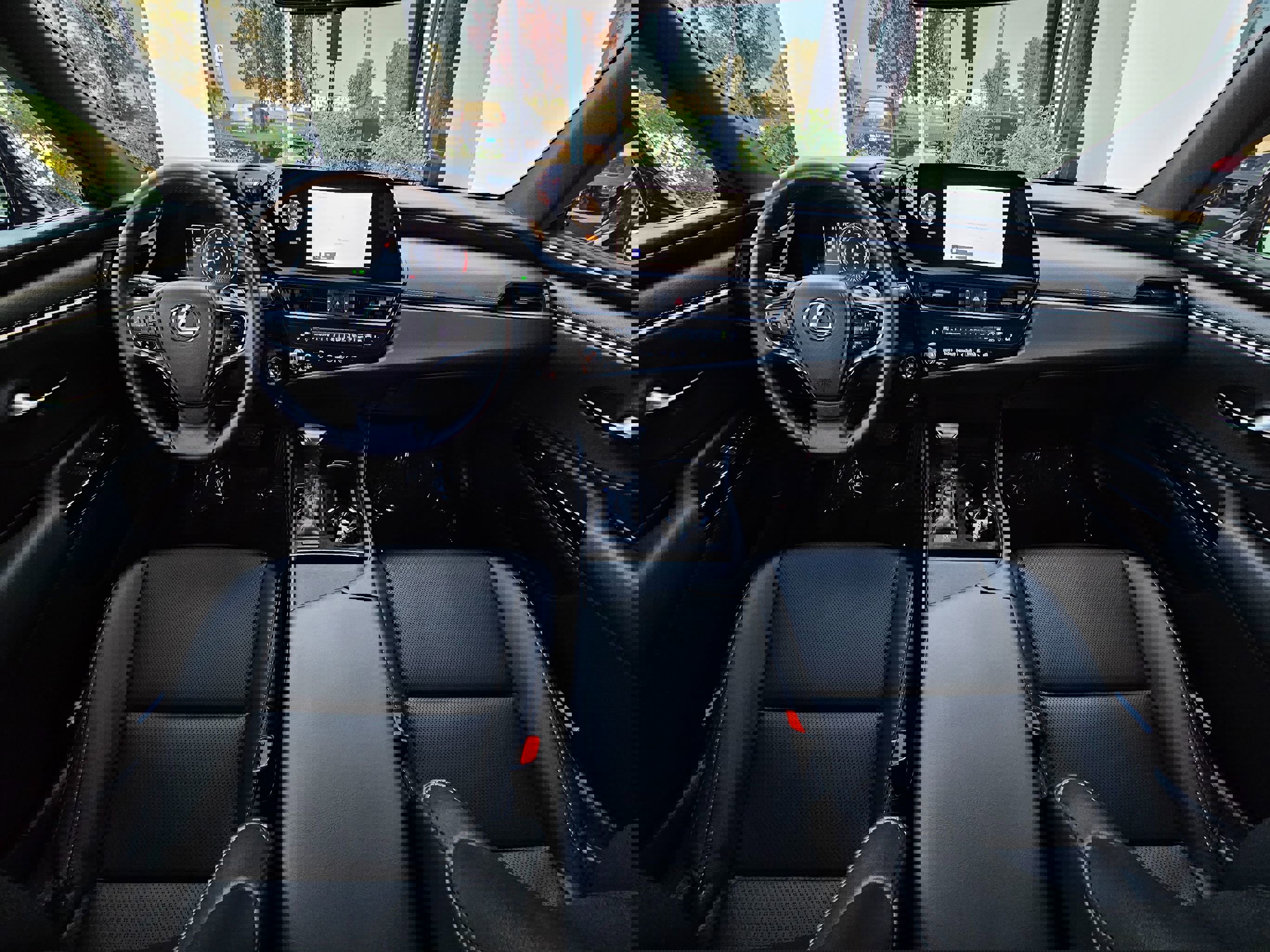 Used 2025 Lexus ES 350 w/ Accessory Package (Z2) FWD image 19