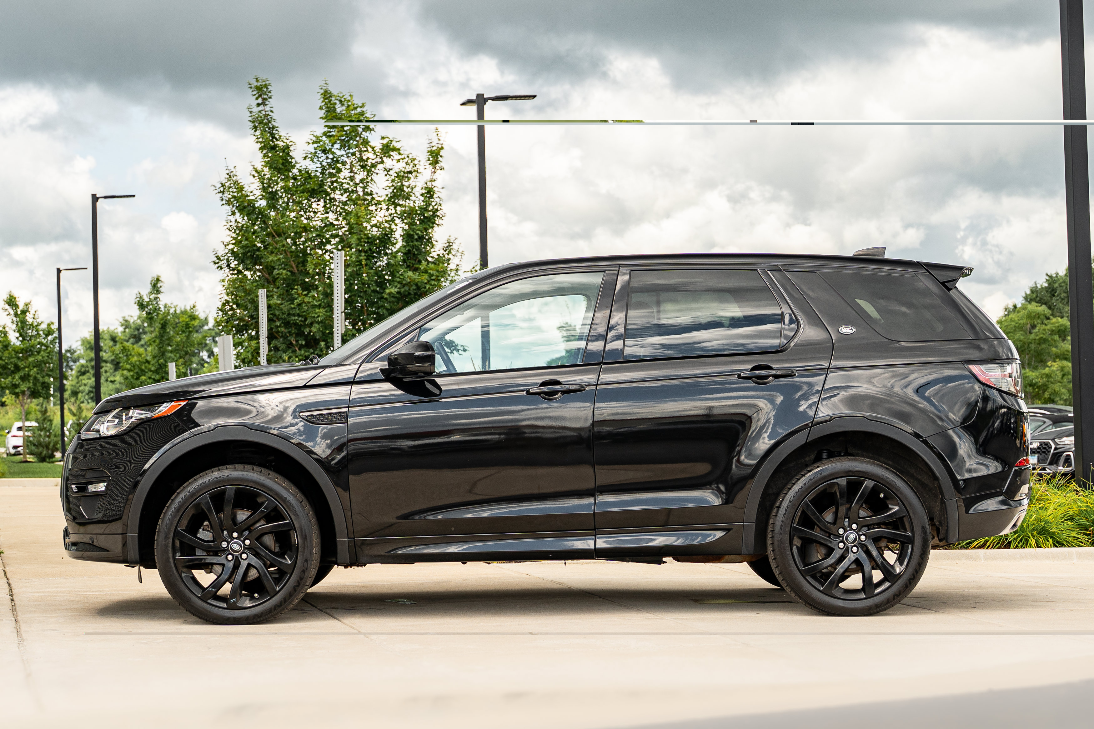 Used 2017 Land Rover Discovery Sport HSE Luxury AWD/4WD image 6