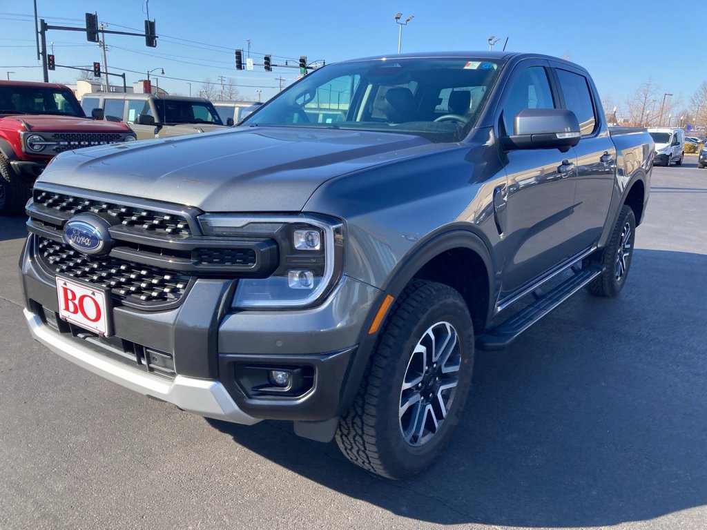 Used 2025 Ford Ranger Lariat w/ FX4 Off-Road Package image 3