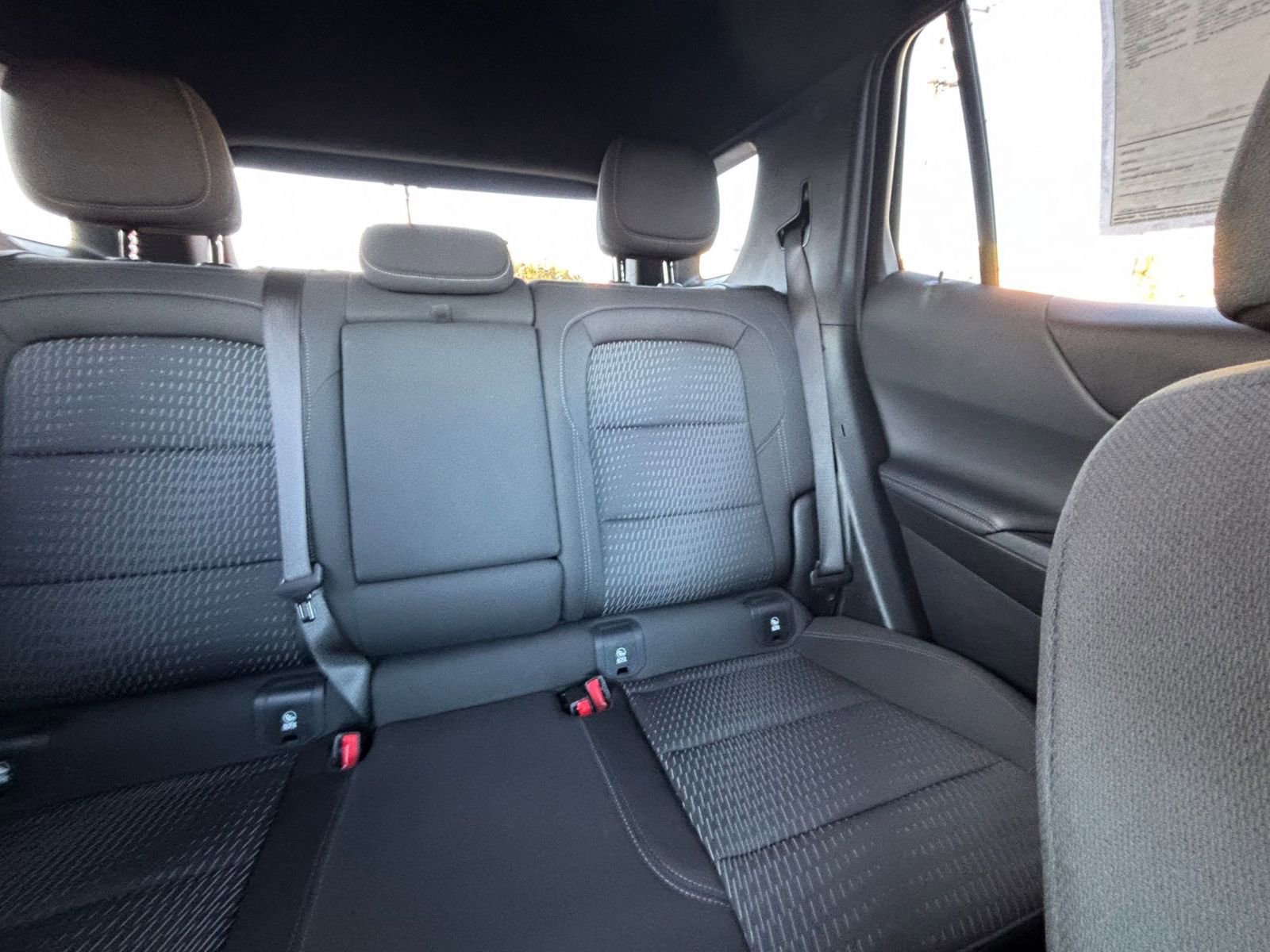 Used 2025 Chevrolet Equinox LT image 36