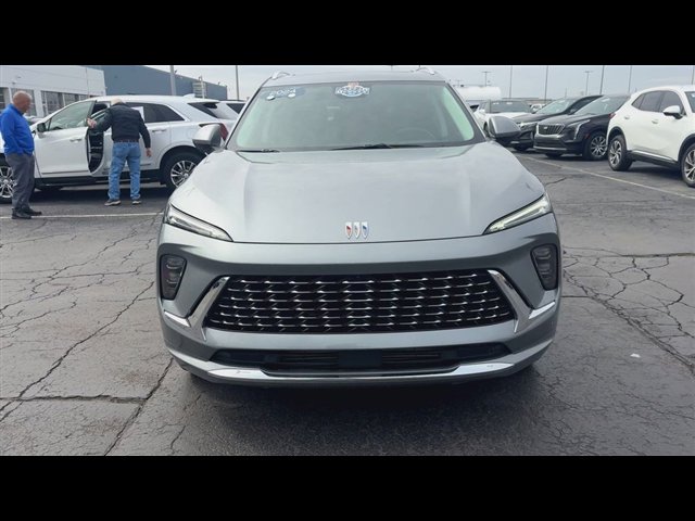 Used 2024 Buick Envision Avenir image 3