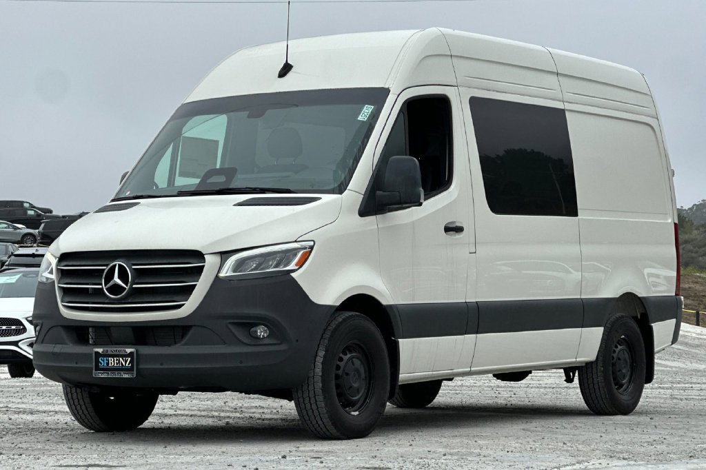 Used 2025 Mercedes-Benz Sprinter 2500 image 8