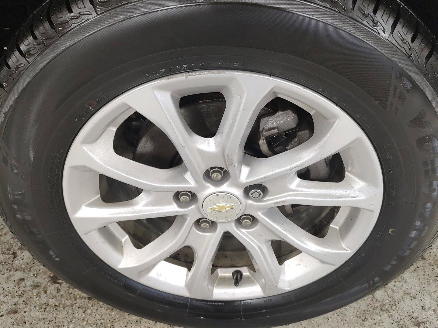 Used 2020 Chevrolet Equinox LT w/ Driver Convenience Package image 30