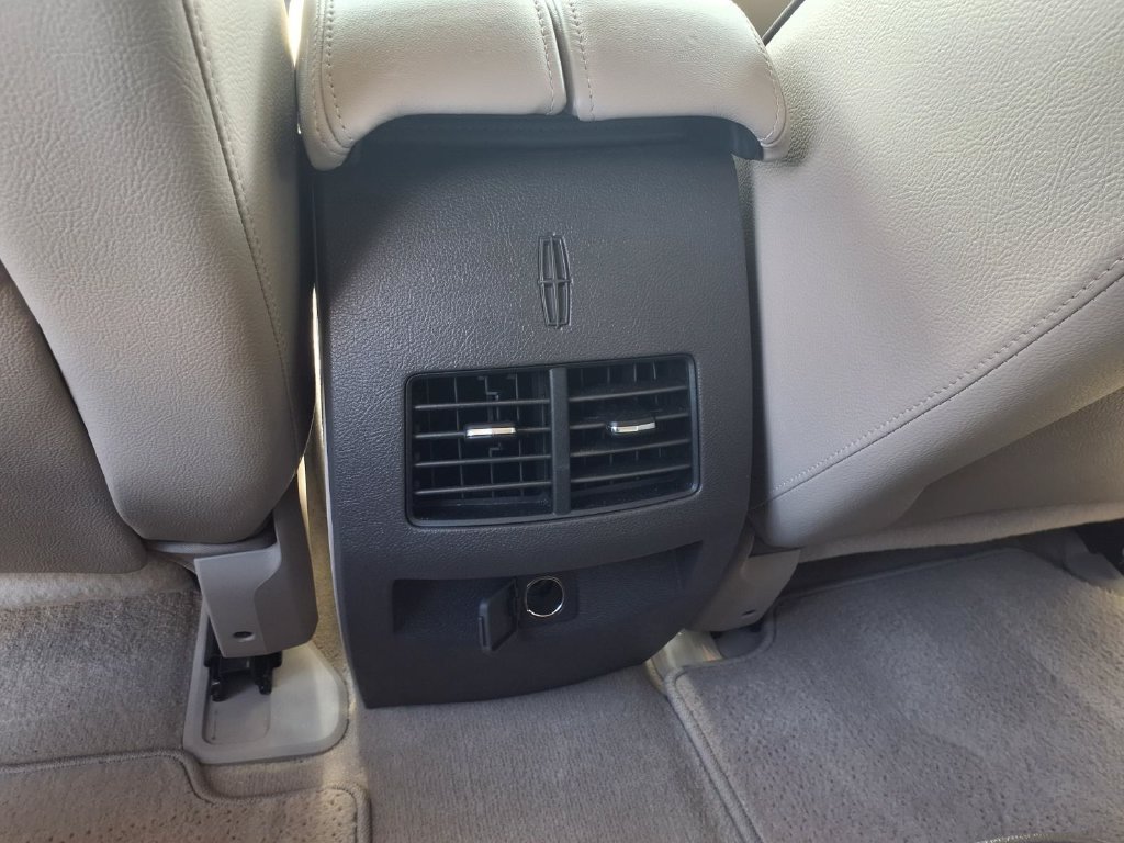 Used 2013 Lincoln MKX FWD image 13