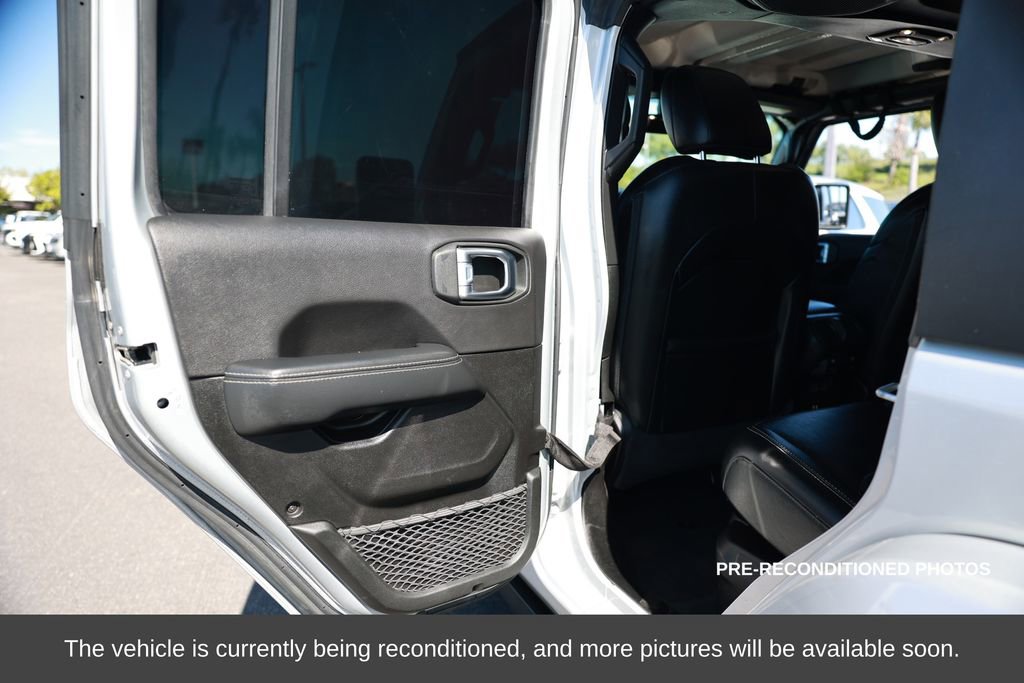 Used 2022 Jeep Wrangler Unlimited Sahara image 39