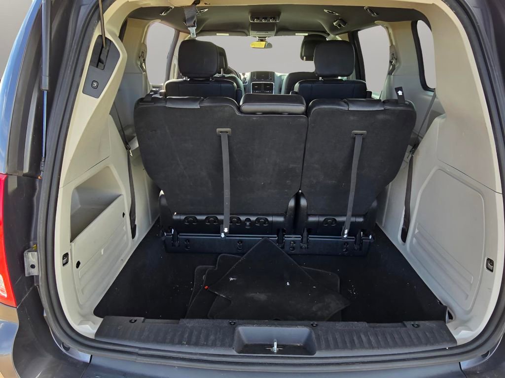 Used 2020 Dodge Grand Caravan SXT image 30