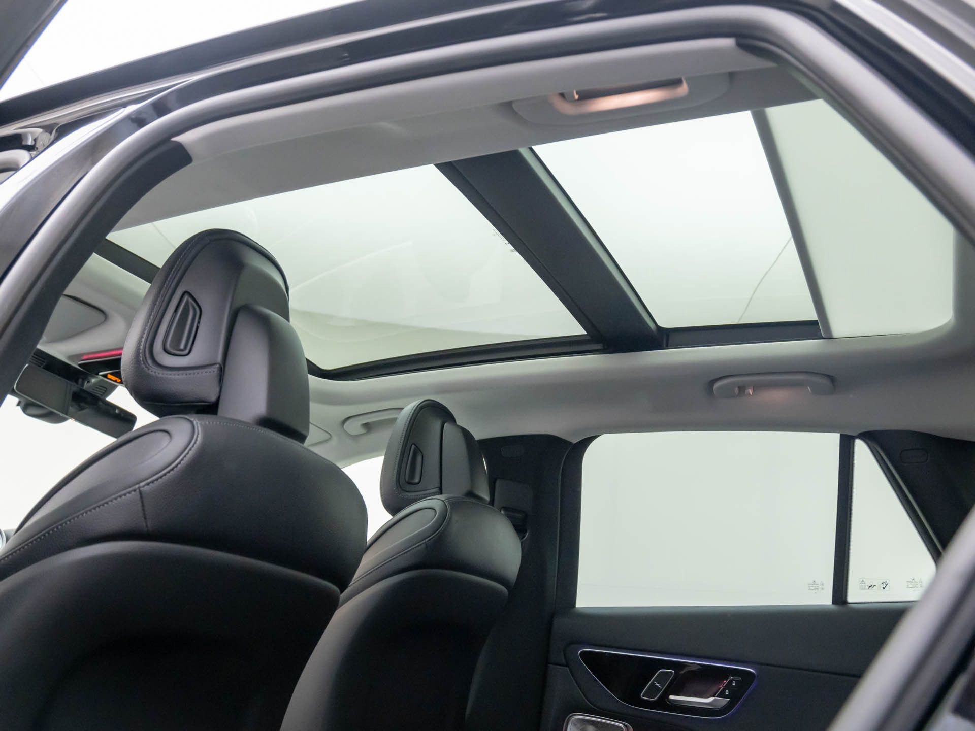 New 2025 Mercedes-Benz GLC 350e 4MATIC image 16