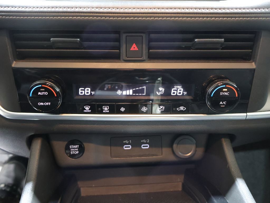 Used 2025 Nissan Rogue SV AWD/4WD image 31