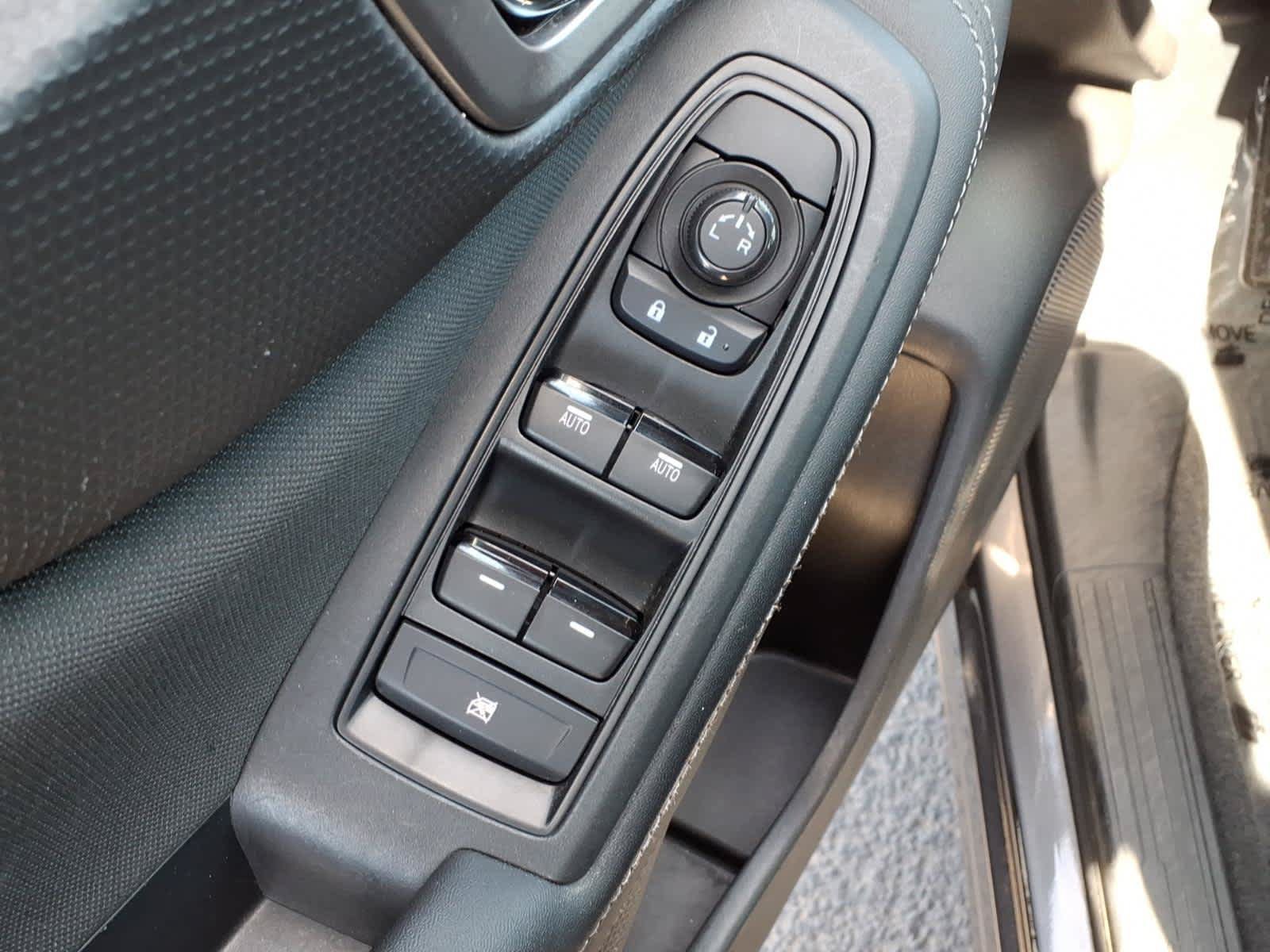 Used 2024 Subaru Forester Premium AWD/4WD image 32