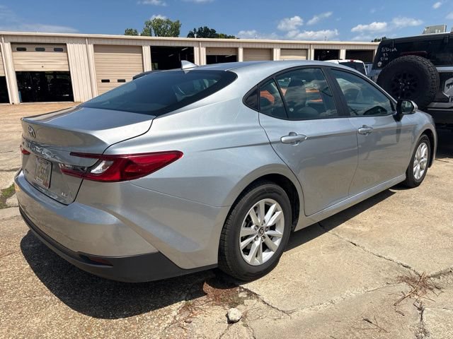 Used 2025 Toyota Camry LE FWD image 2