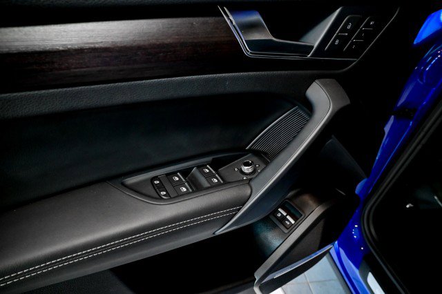 Used 2024 Audi Q5 e Premium Plus image 17