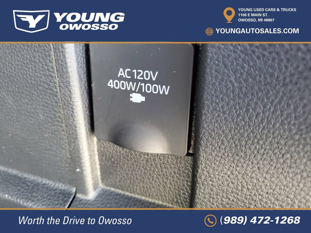 Used 2025 Toyota Sequoia Capstone AWD/4WD image 40