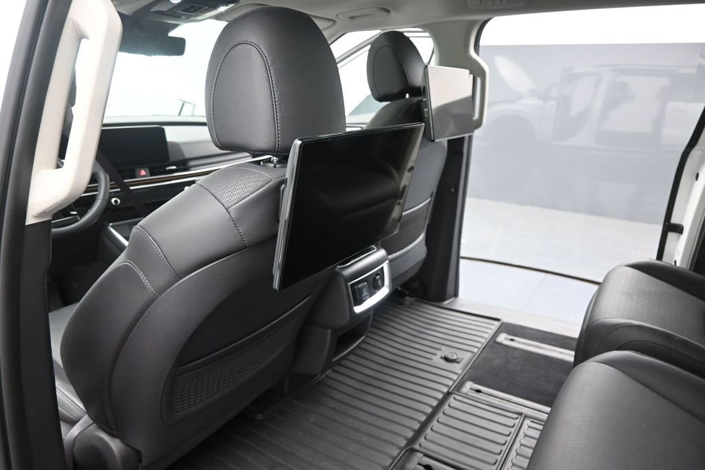 Certified 2025 Kia Carnival SX Prestige FWD image 18