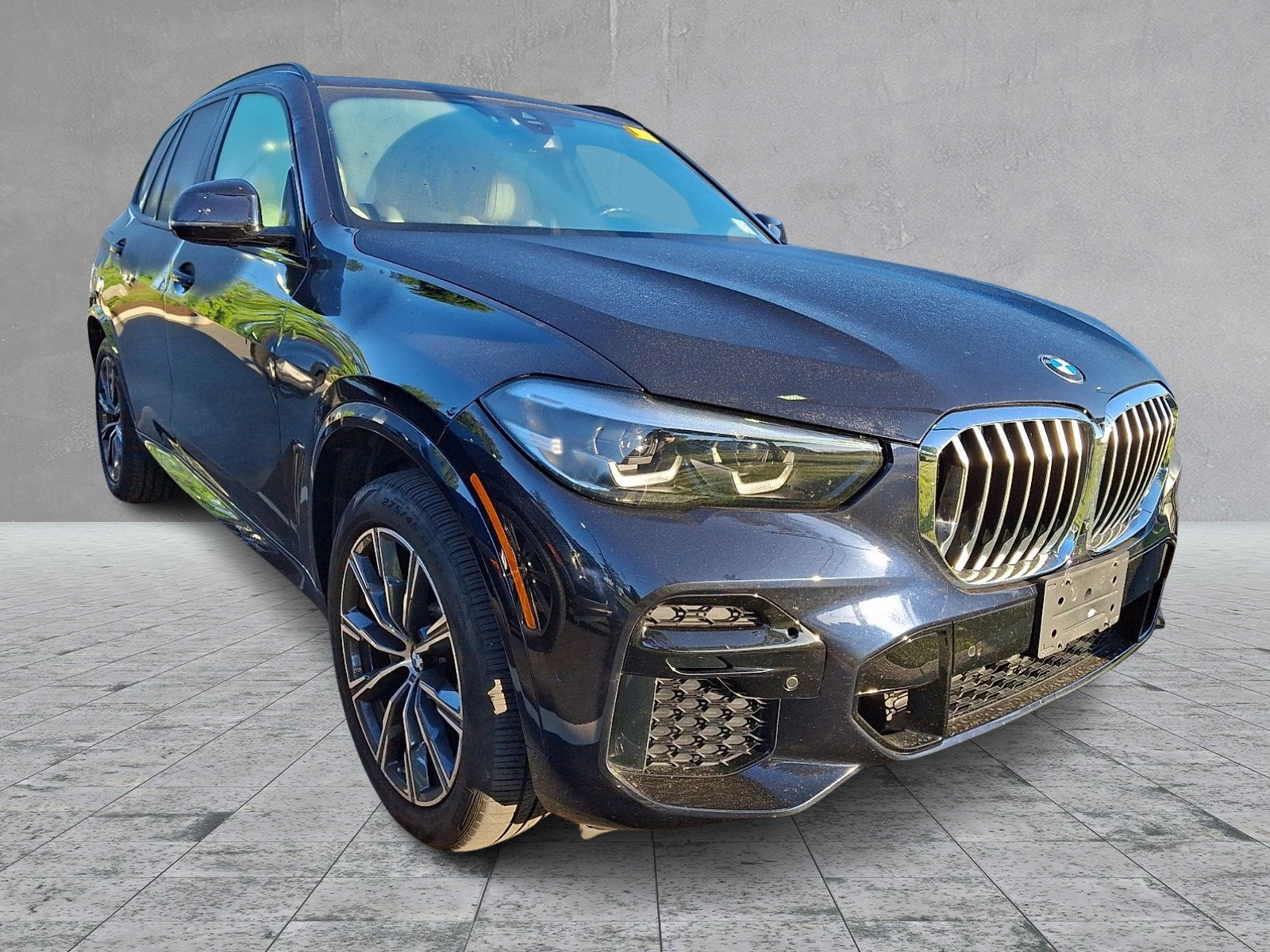 Used 2023 BMW X5 xDrive40i w/ M Sport Package AWD/4WD image 1
