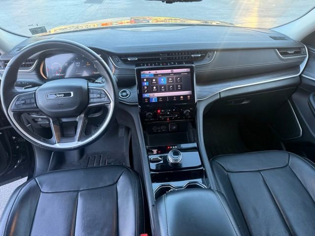 Used 2022 Jeep Grand Cherokee Limited w/ Luxury Tech Group II image 17