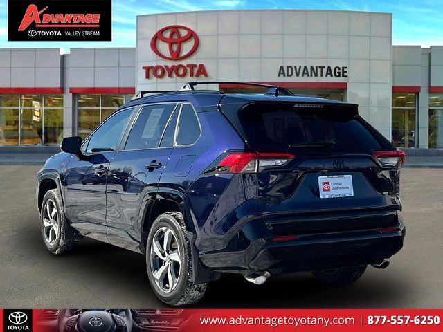 Used 2023 Toyota RAV4 SE w/ Weather & Moonroof Package image 5