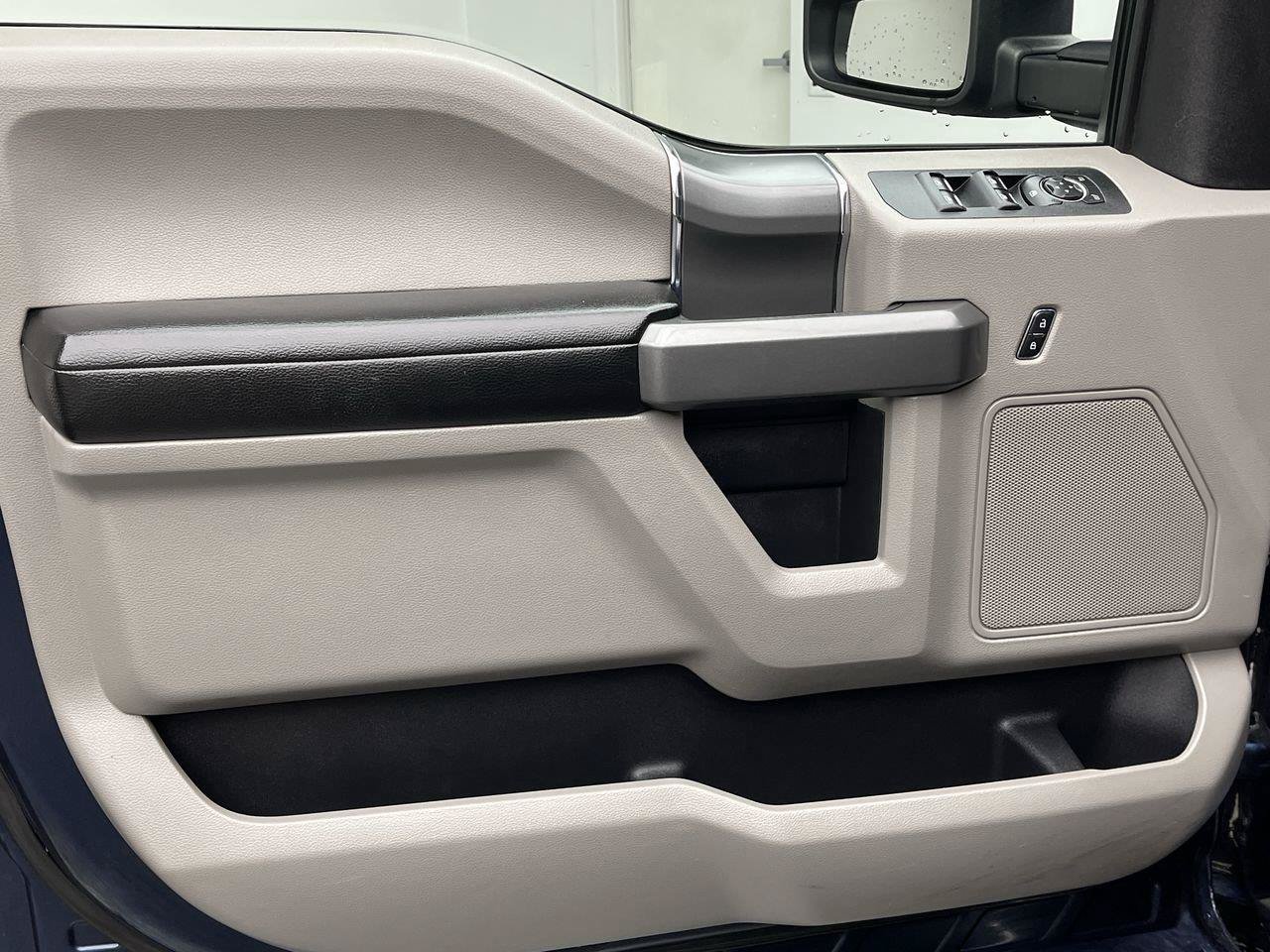 Used 2016 Ford F150 XLT w/ Equipment Group 302A Luxury AWD/4WD image 7