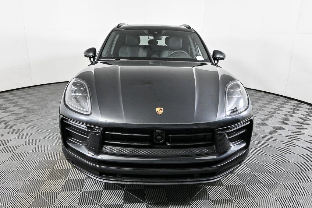 Certified 2026 Porsche Macan AWD/4WD image 27