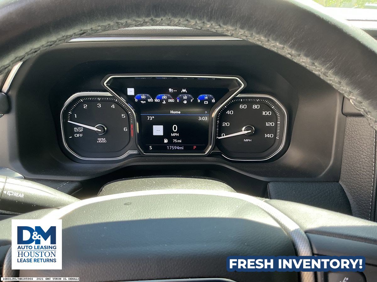 Used 2021 GMC Yukon XL Denali w/ Denali Premium Package image 11