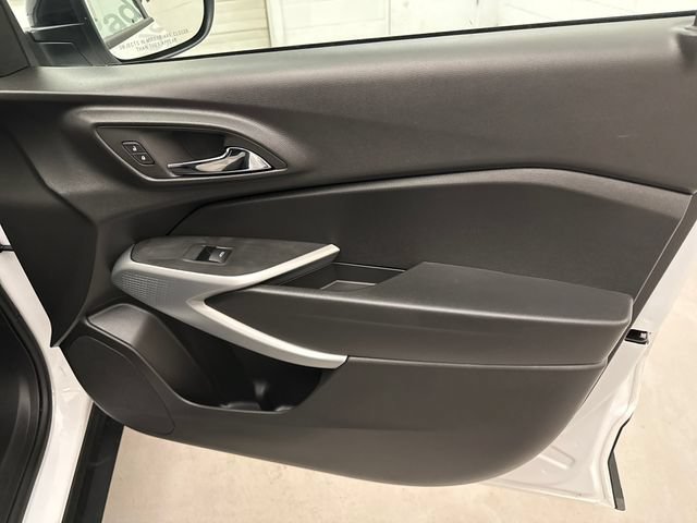 Used 2024 Chevrolet Trax RS w/ Driver Confidence Package FWD image 29