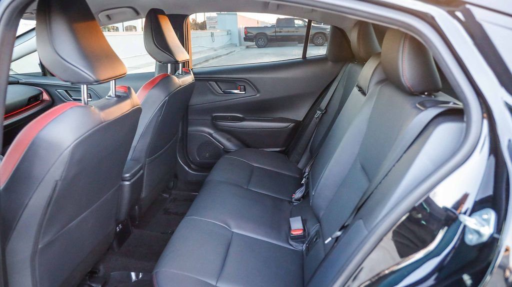 Used 2025 Toyota Prius Plug-In Hybrid image 22