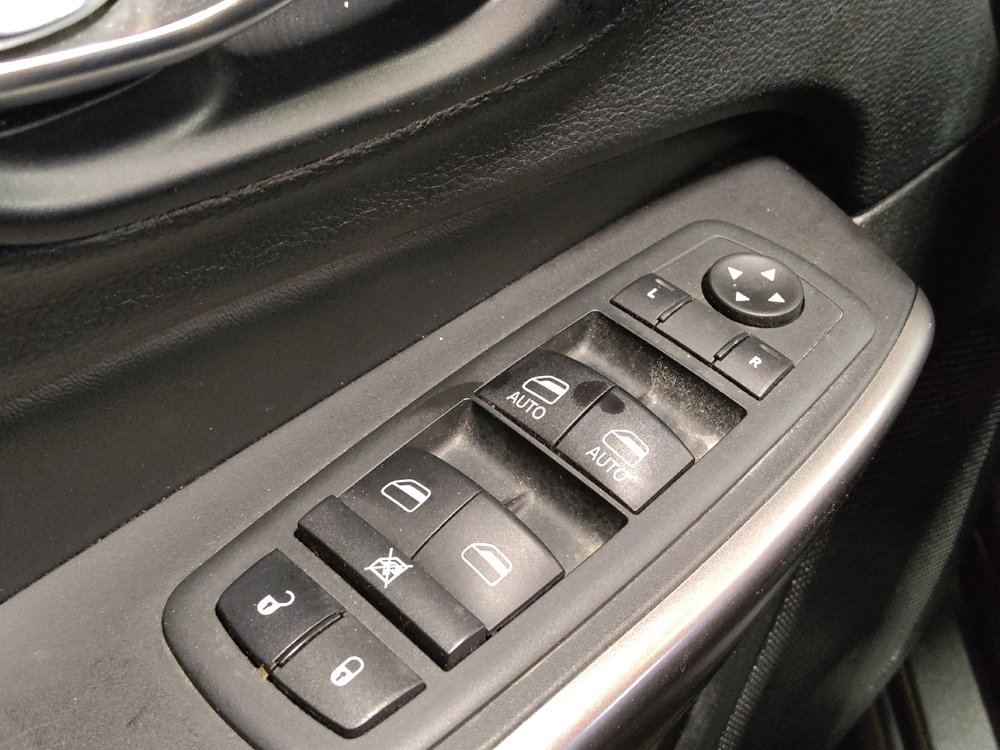 Used 2020 Jeep Cherokee Latitude Plus w/ Cold Weather Group image 27