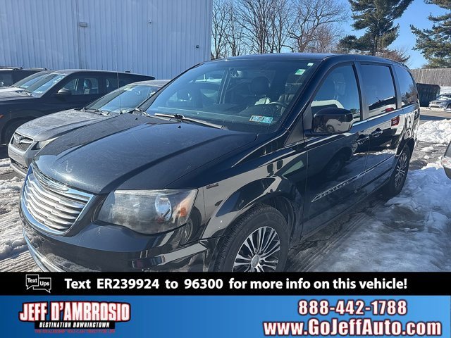 Used 2014 Chrysler Town & Country S video 1