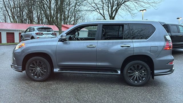 Used 2023 Lexus GX 460 Premium w/ Accessory Package image 4