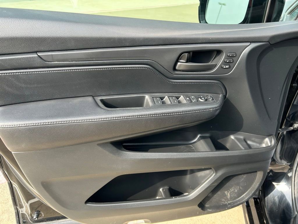 Used 2023 Honda Odyssey Sport image 3