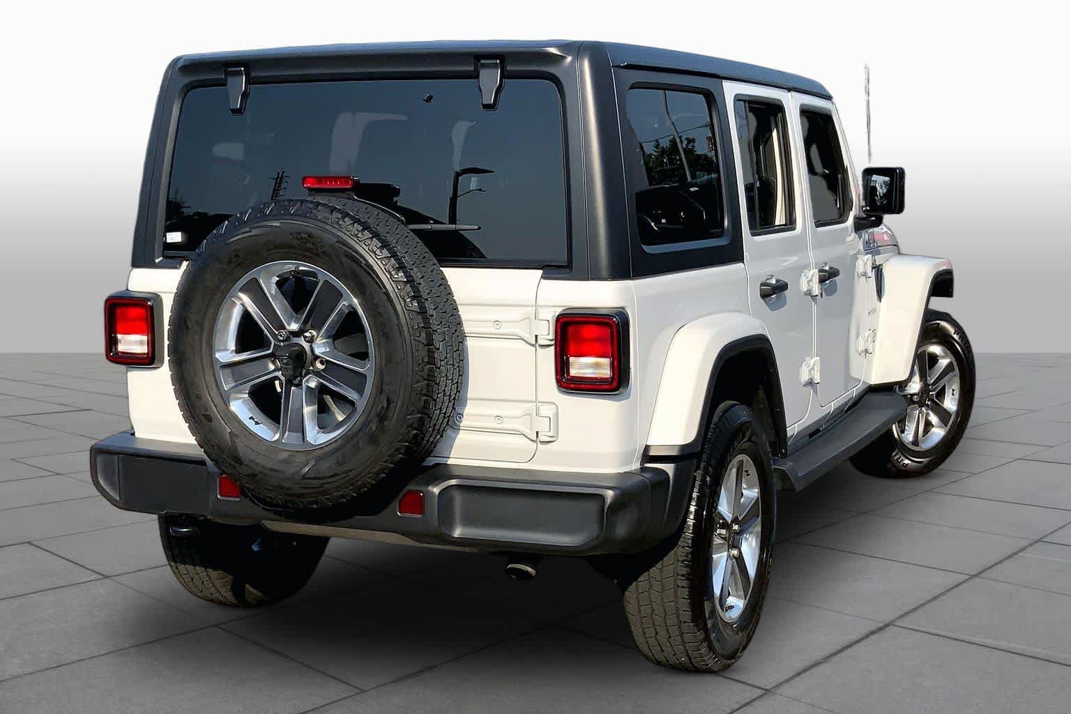 Used 2021 Jeep Wrangler Unlimited Sahara AWD/4WD image 12
