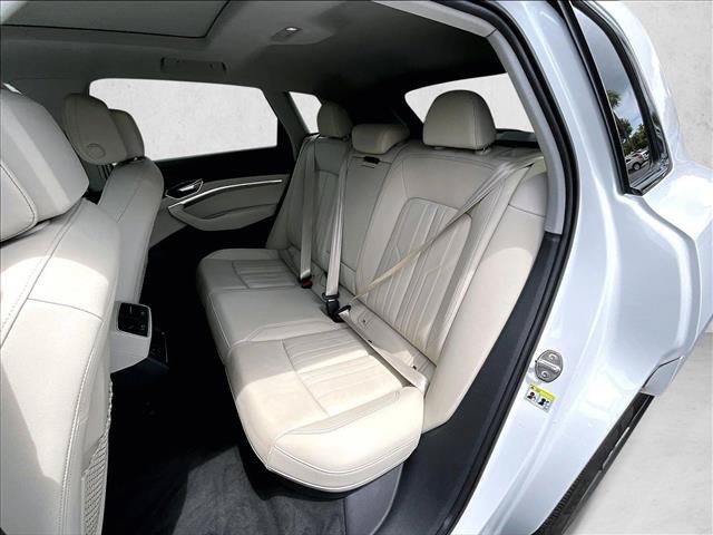 Used 2022 Audi e-tron Premium AWD/4WD image 28