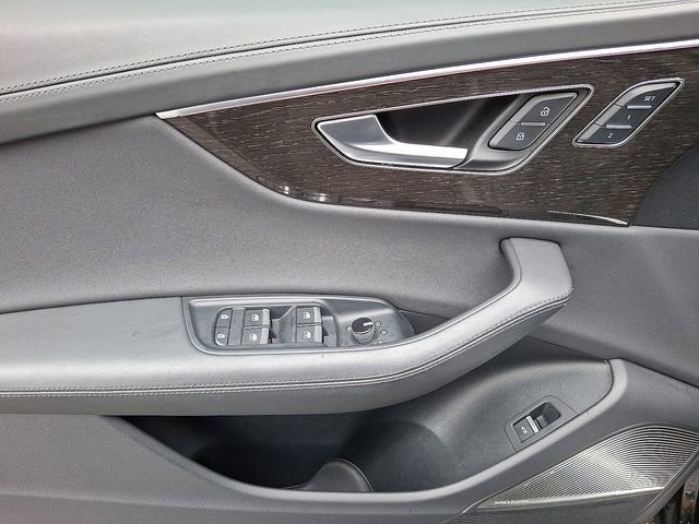 Used 2023 Audi Q8 Prestige w/ Prestige Package image 13