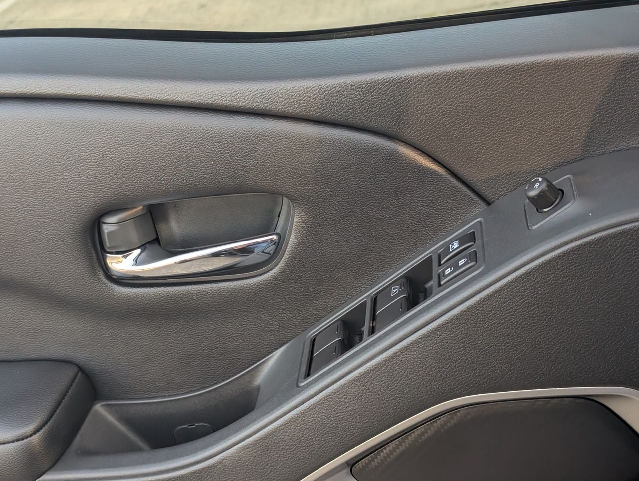 Certified 2025 Nissan Frontier SV RWD image 22