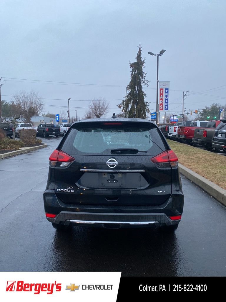 Used 2018 Nissan Rogue S image 5