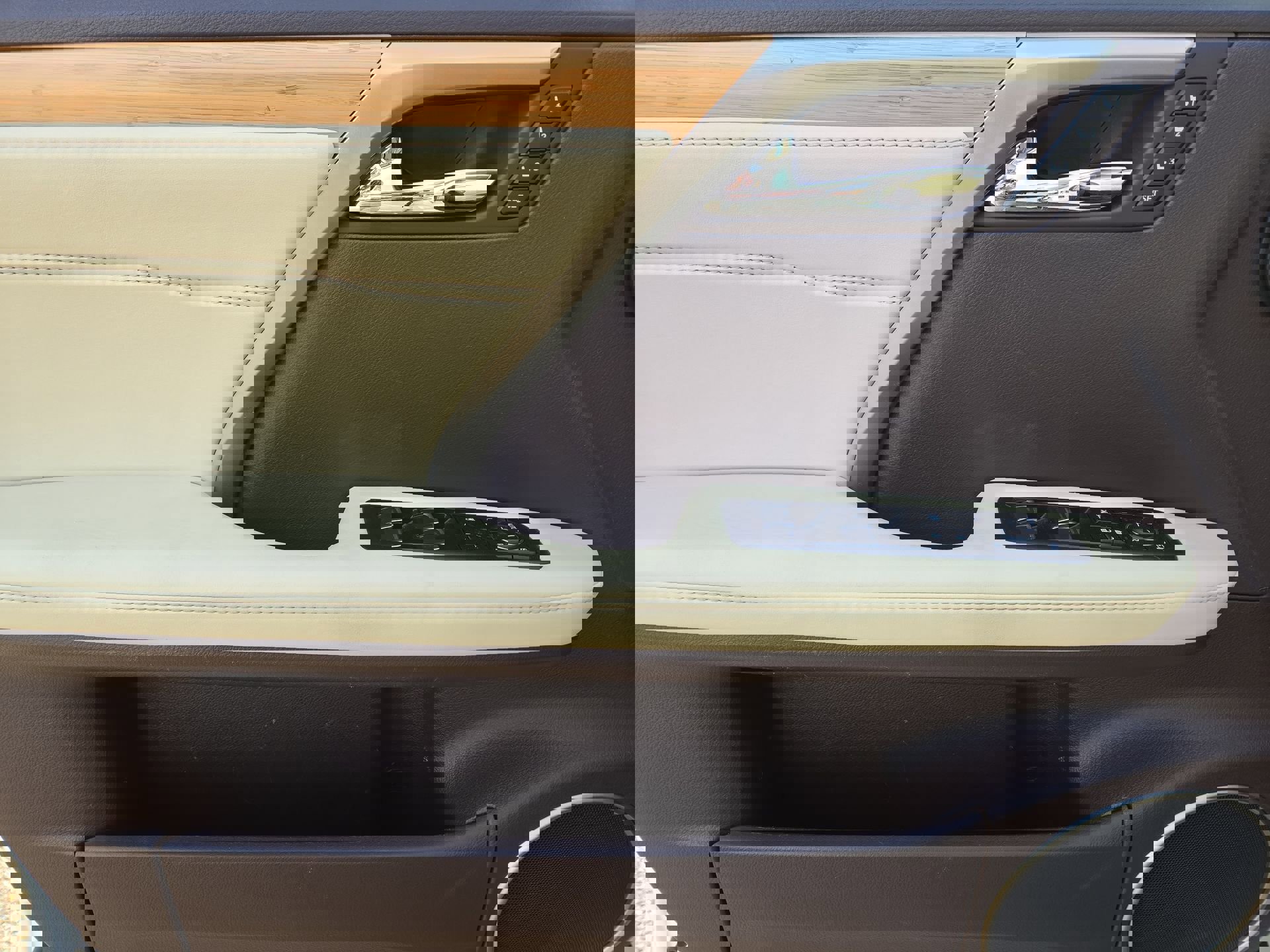 Used 2019 Lexus RX 350L FWD image 15