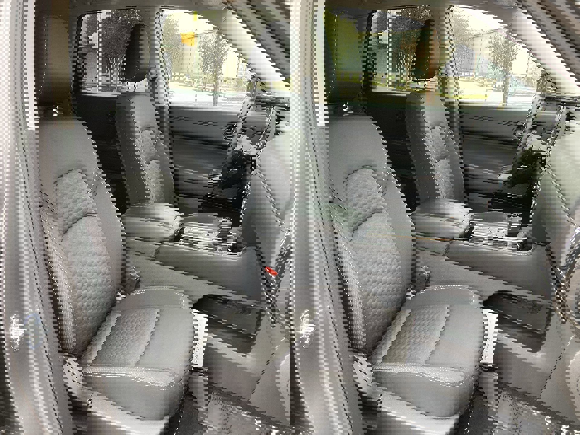 Used 2024 Nissan Pathfinder SV image 28