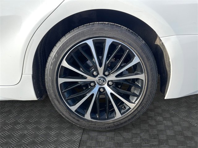 Used 2020 Toyota Camry SE image 14