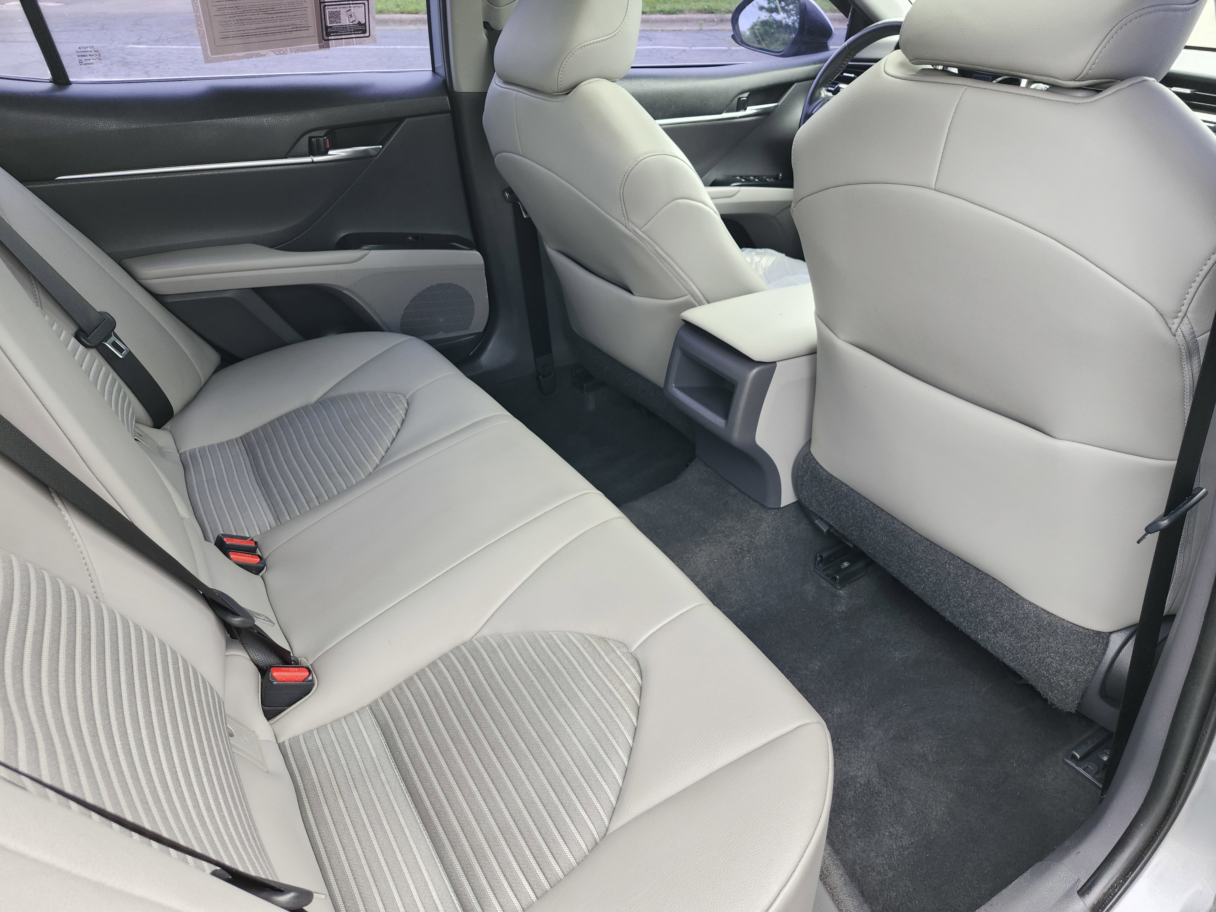 Used 2020 Toyota Camry SE FWD image 20