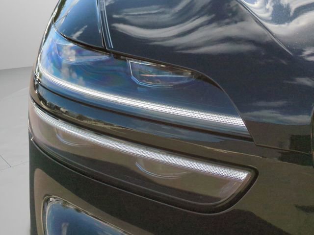 Certified 2025 Genesis GV70 2.5T w/ Sport Prestige Package AWD/4WD image 9
