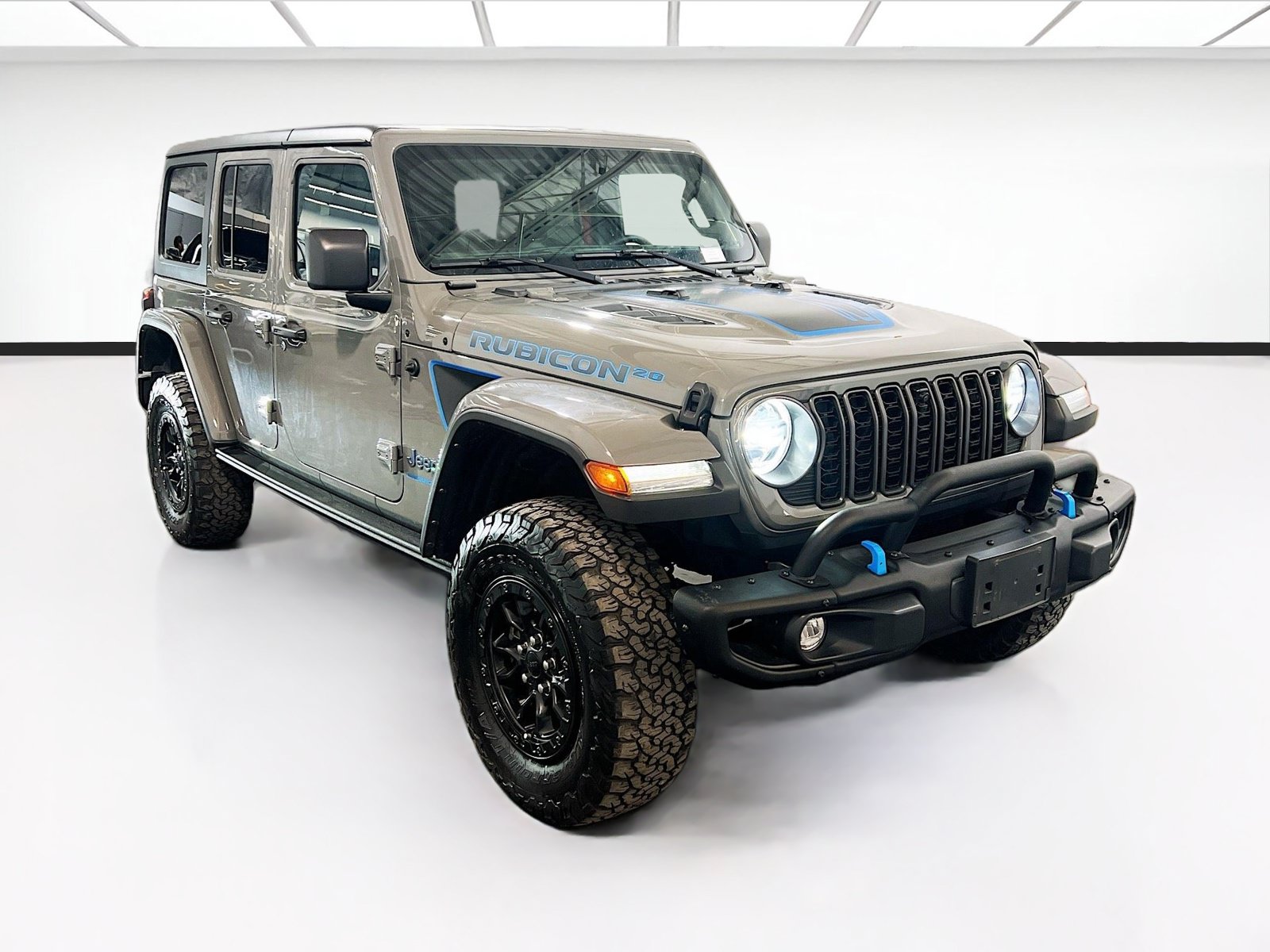 Used 2023 Jeep Wrangler Unlimited Rubicon 4xe AWD/4WD image 3