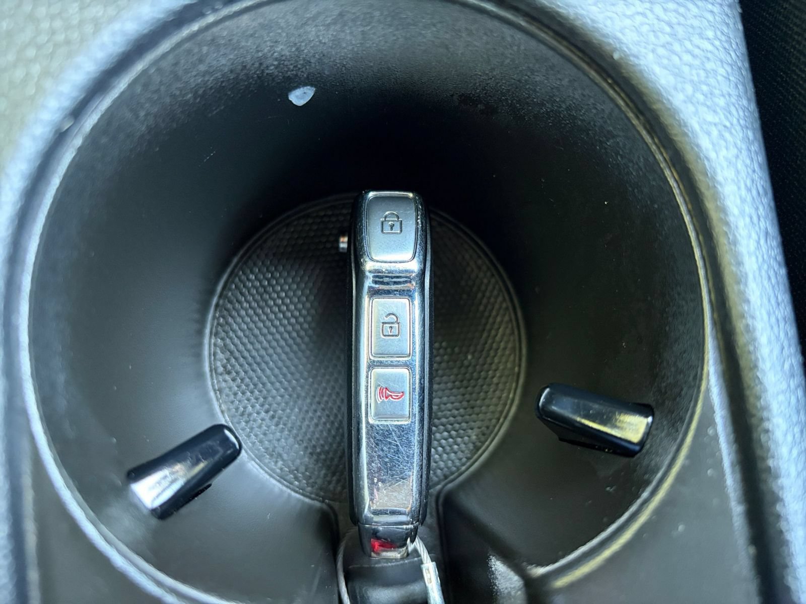 Used 2025 Kia Soul LX w/ LX Technology Package FWD image 21