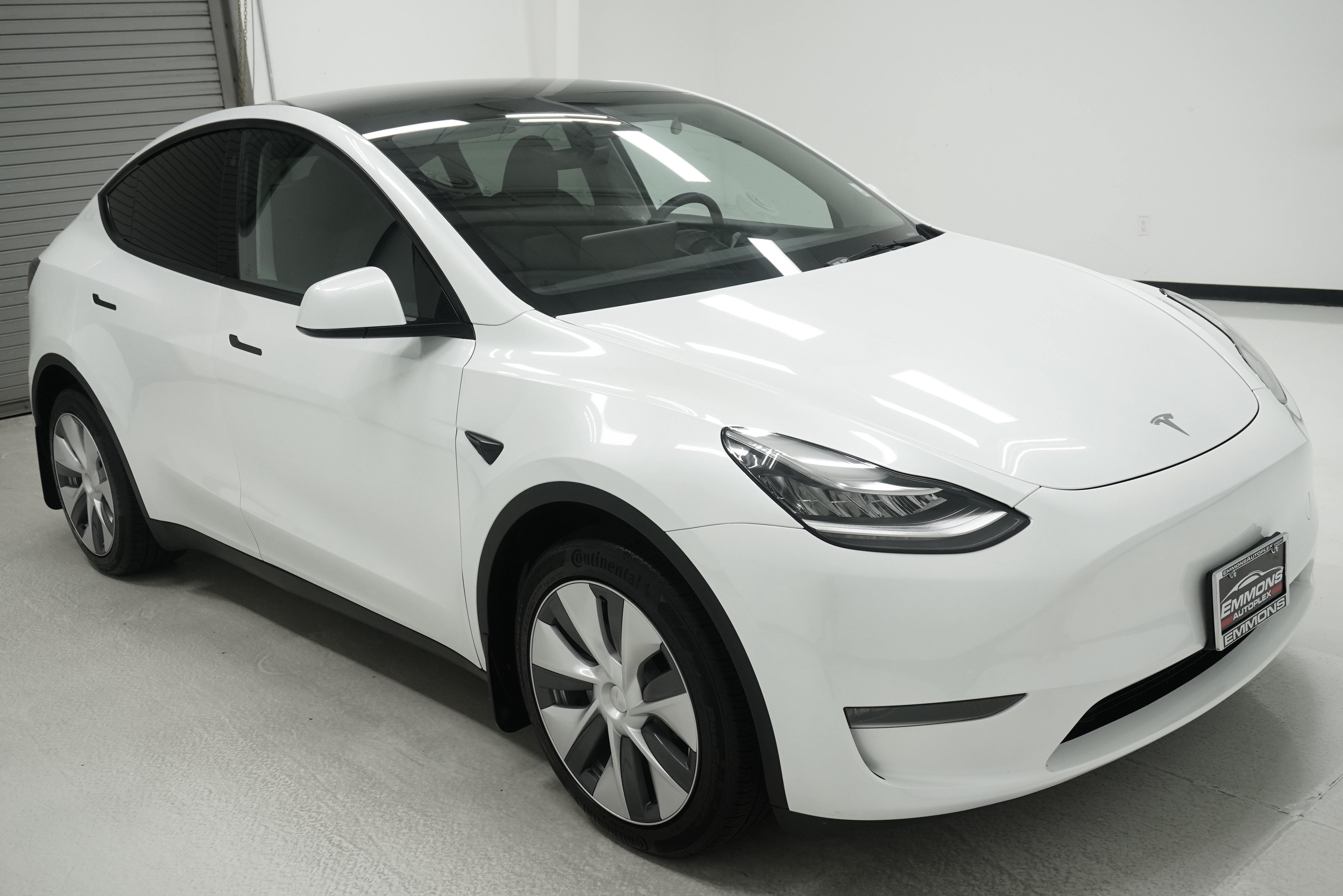 Used 2023 Tesla Model Y Long Range AWD/4WD image 3