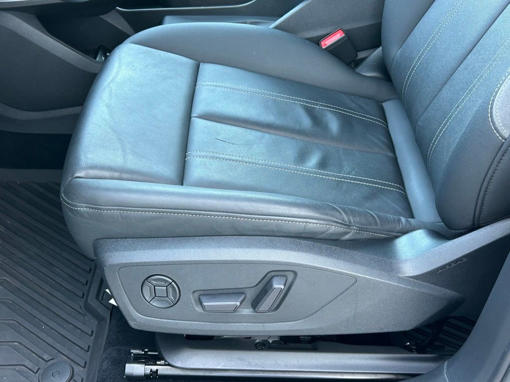 Used 2023 Audi Q4 e-tron Prestige w/ Black Optic Package image 17