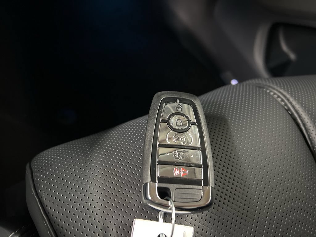 Used 2026 Lincoln Navigator L Premier AWD/4WD image 47