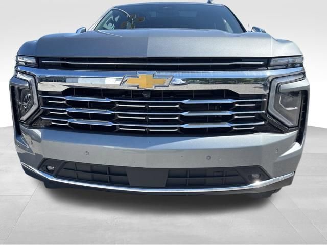 Used 2025 Chevrolet Suburban Premier w/ Sun And Tow Package image 2