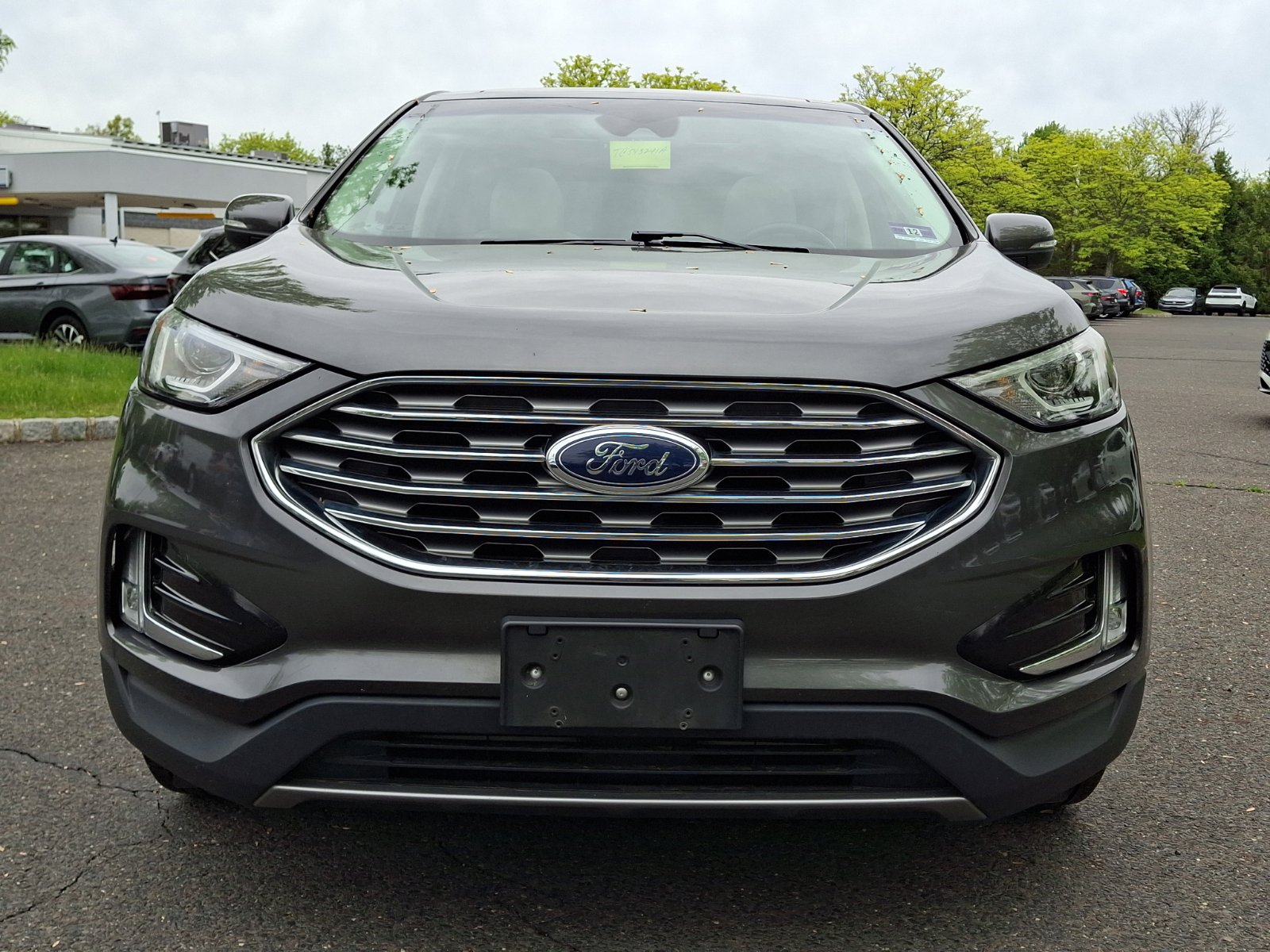 Used 2019 Ford Edge Titanium w/ Cold Weather Package AWD/4WD image 2