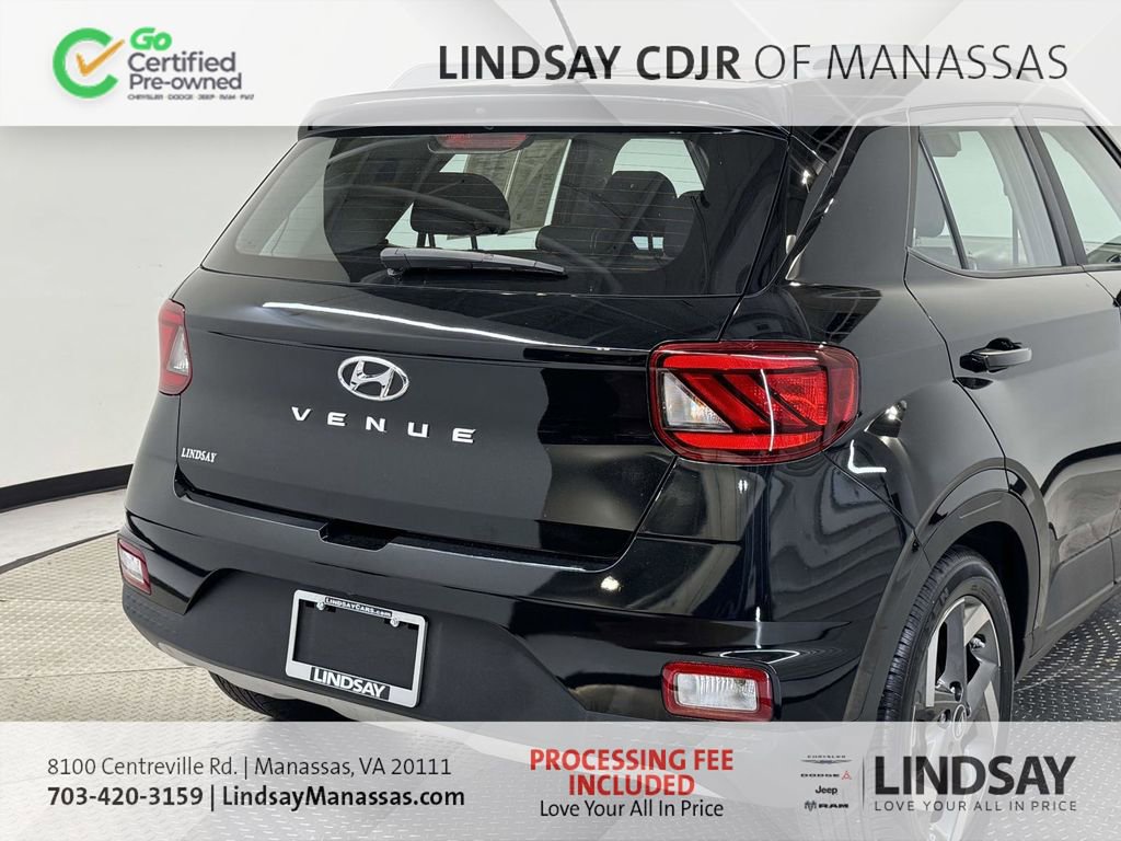 Used 2023 Hyundai Venue SEL w/ Cargo Package FWD image 9